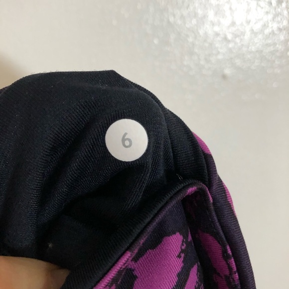 Lululemon “Drop It Like It’s Hot” Leggings - Picture 5 of 7